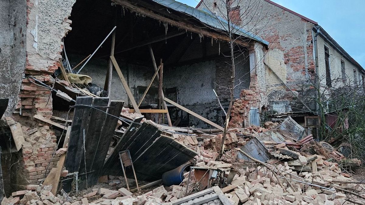 Padající sutiny zavalily na Karlovarsku člověka